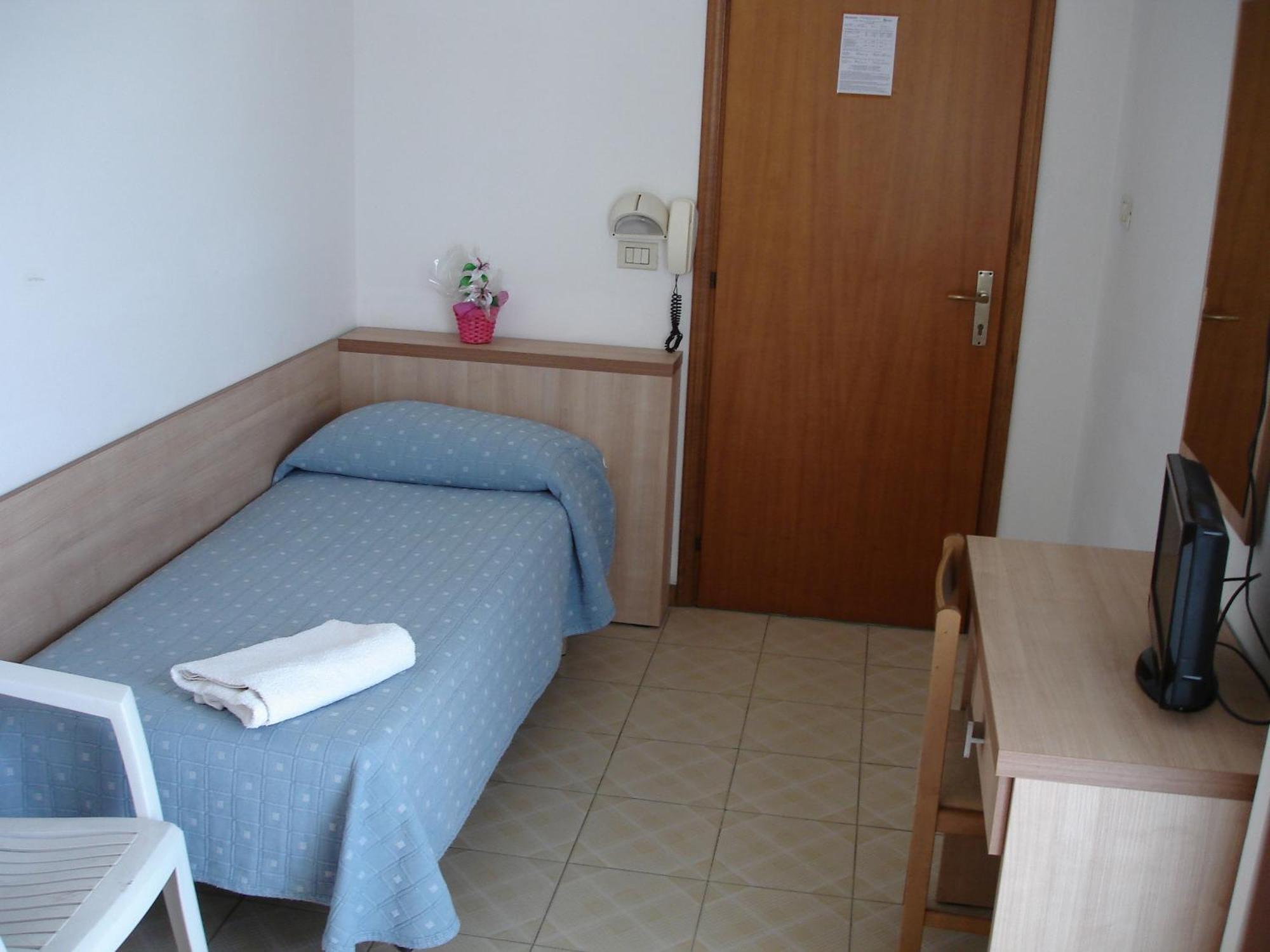 Hotel Madrid Rimini Luaran gambar
