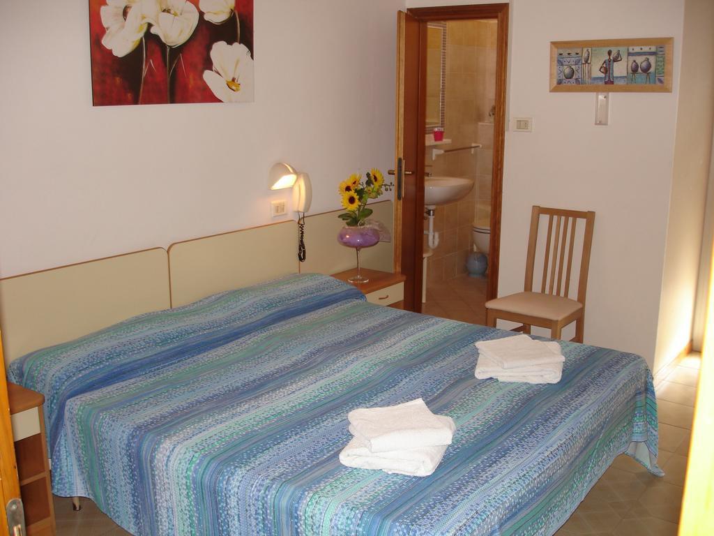Hotel Madrid Rimini Luaran gambar