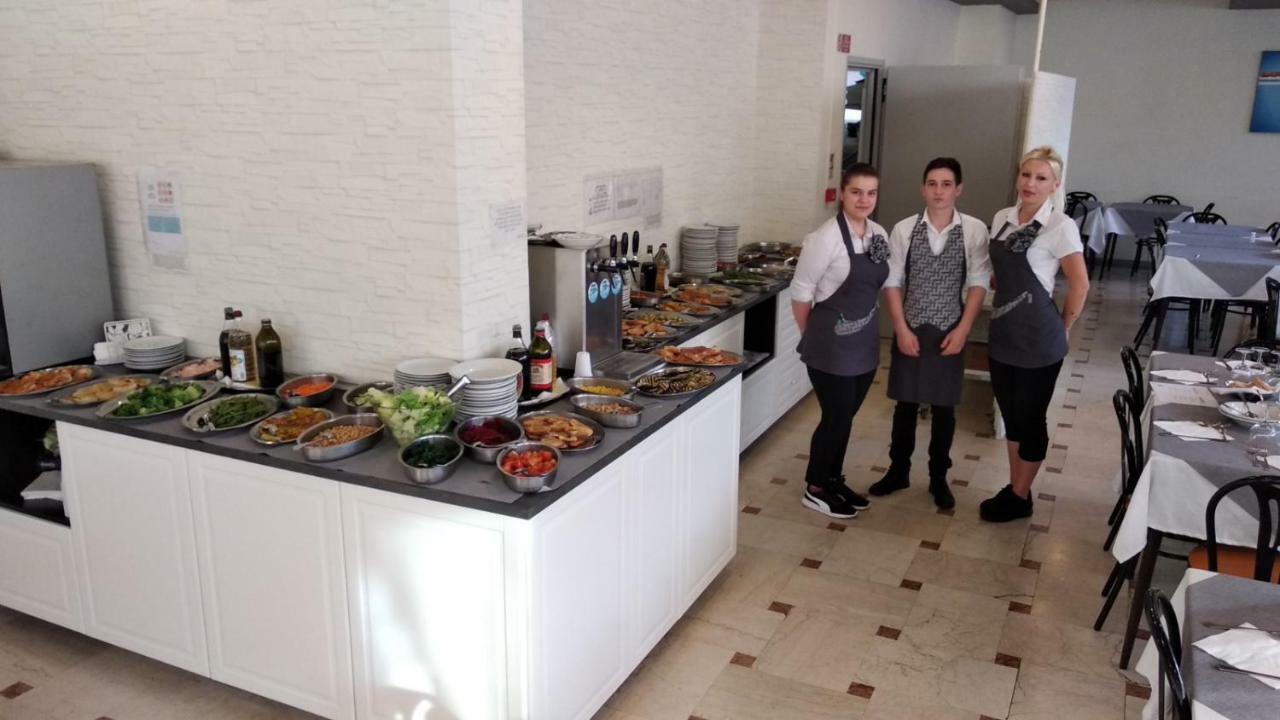 Hotel Madrid Rimini Luaran gambar