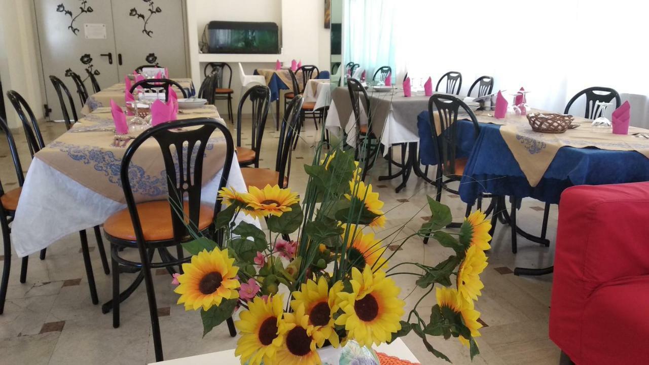 Hotel Madrid Rimini Luaran gambar